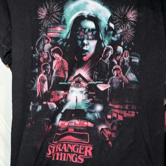 Stranger Things 3 T-Shirt Bundle: Small Medium and Large - Picture 4 of 8